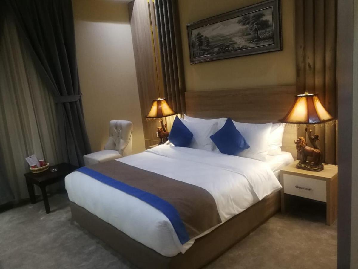 فندق لافيرا ان Lavera Inn Hotel Рияд Екстериор снимка