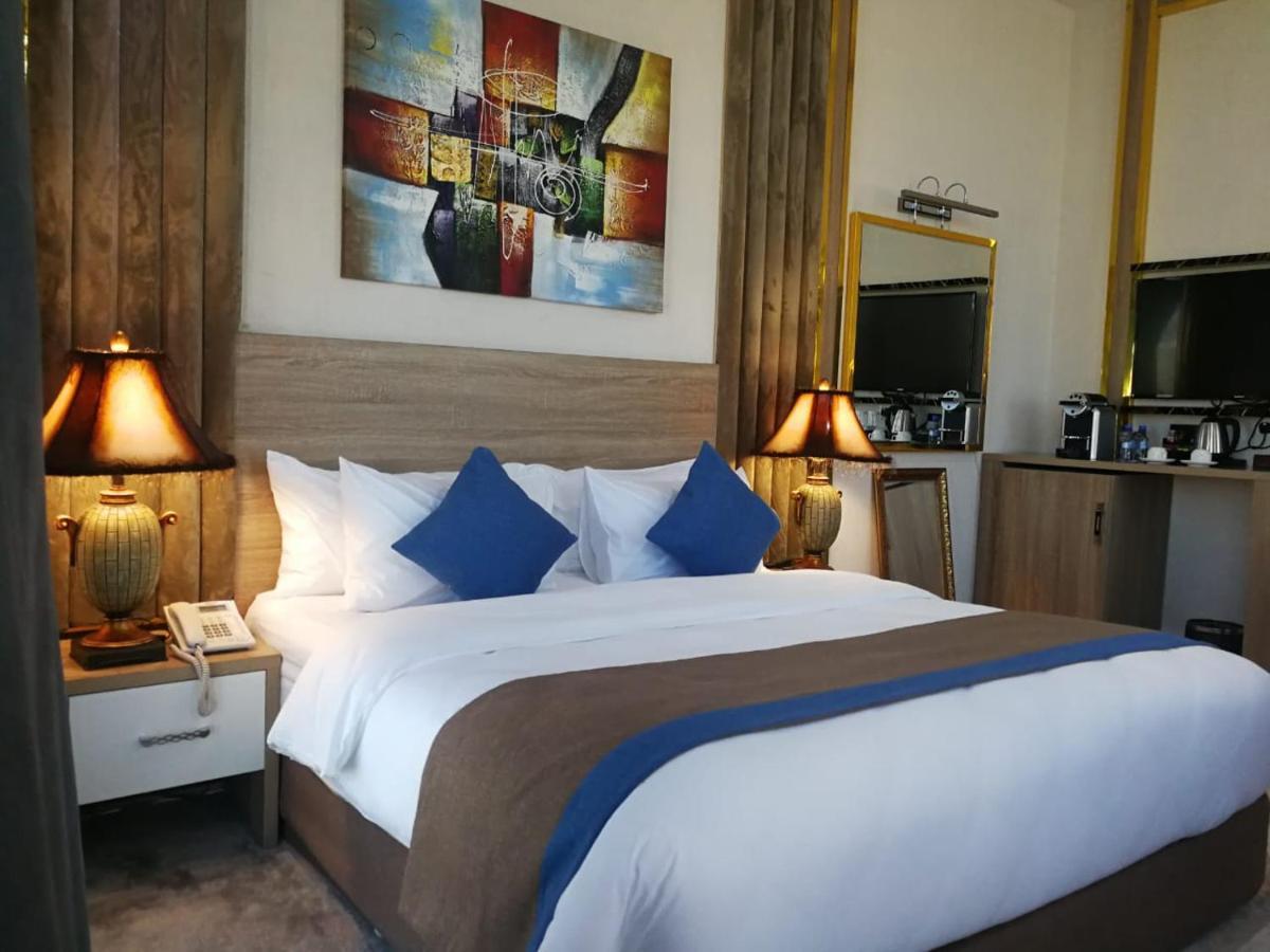 فندق لافيرا ان Lavera Inn Hotel Рияд Екстериор снимка